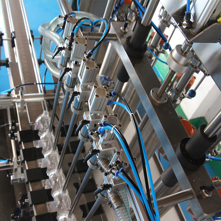 تیل بھرنے والی مشین